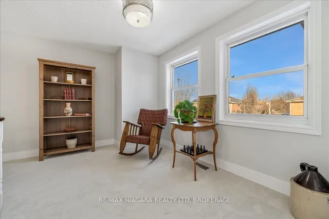 Additional image 18 of 1077 Grandeur Cres