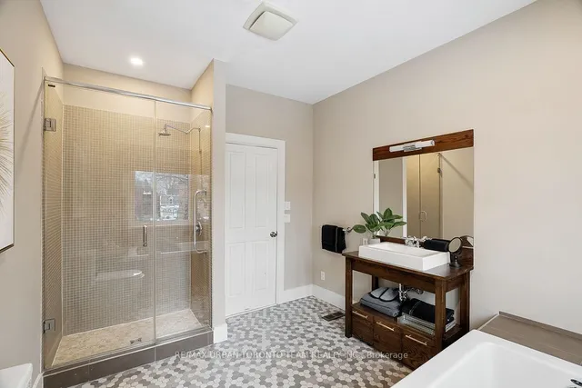 Additional image 26 of 9 Sword St