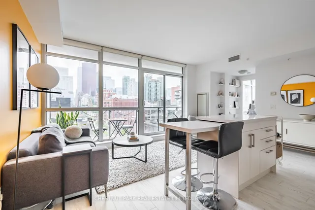 39 Sherbourne St Unit 907