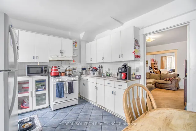 Additional image 13 of 2 Rockwell Ave