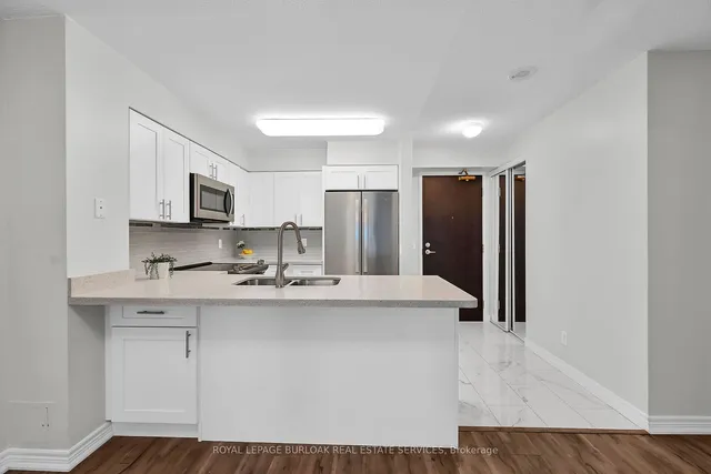 Additional image 13 of 30 Grand Trunk Cres Unit 709