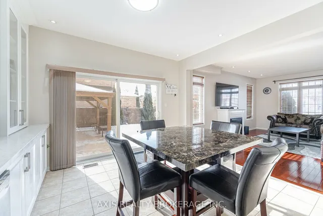 Additional image 17 of 25 Laurentide Cres