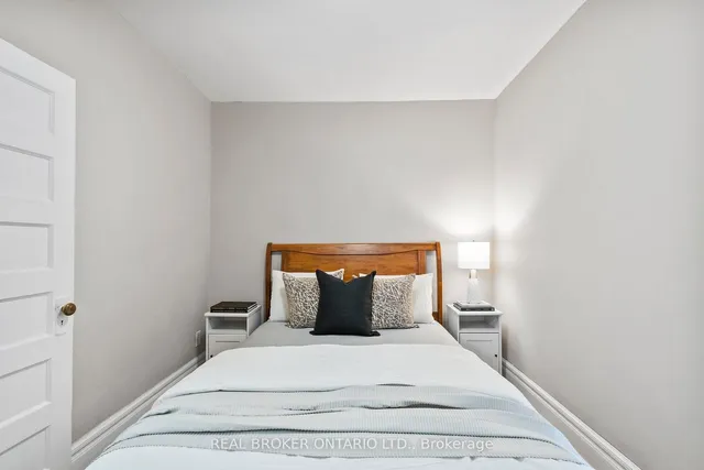 Additional image 23 of 32 Monarch Park Ave