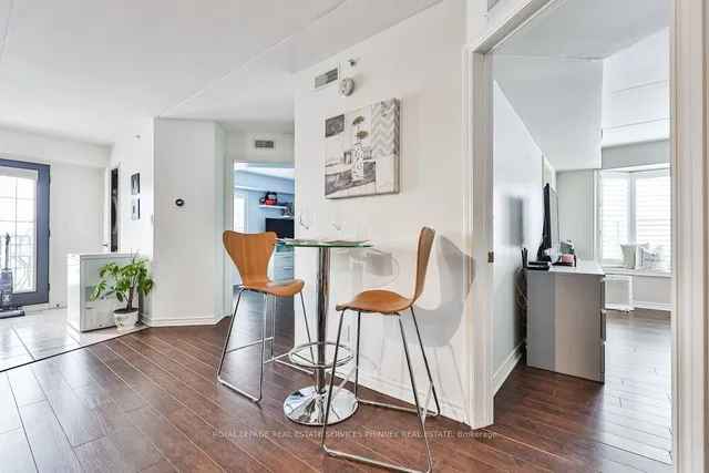 Additional image 4 of 1421 Walker's Line Unit 215