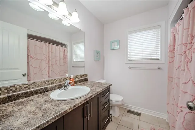 Additional image 32 of 561 Isaiah Cres