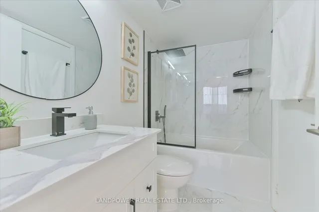 Additional image 4 of 125 Village Green Sq Unit 1812