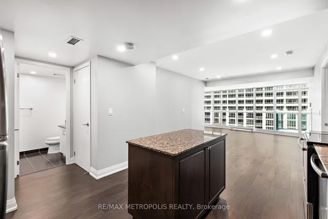 Additional image 7 of 209 Fort York Blvd Unit 678