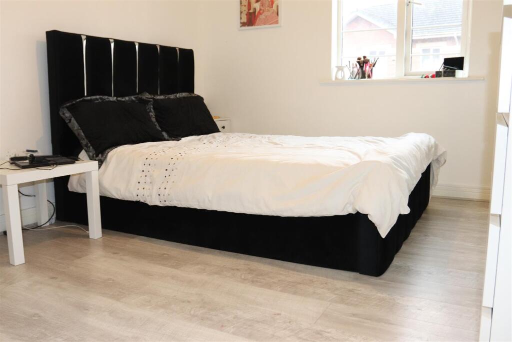 Additional image 9 of The Moorings, Hockley