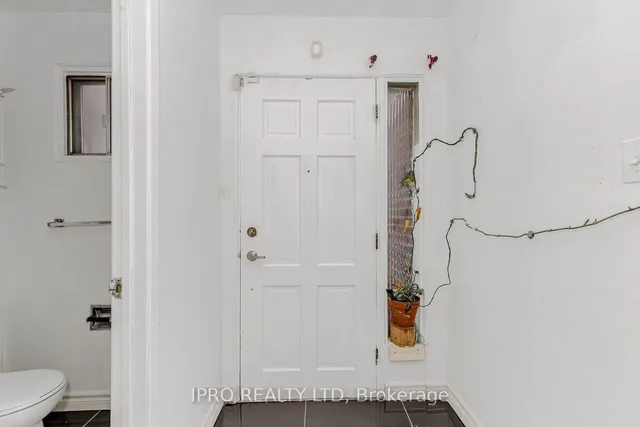 Additional image 7 of 7406 Darcel Ave Unit 1