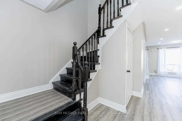 Additional image 9 of 117 Richwood Cres