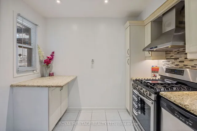 Additional image 16 of 109 Plumrose Ptwy