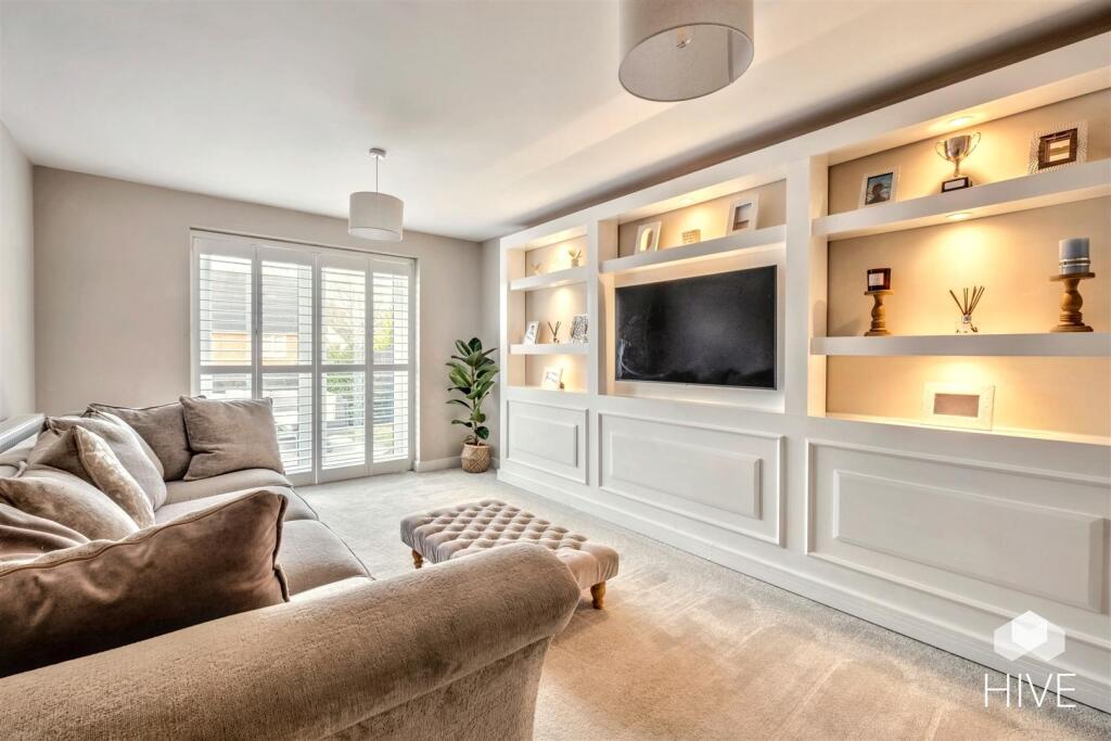 Additional image 9 of Horseshoe Crescent, Ferndown
