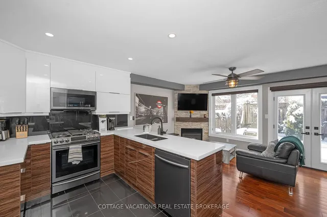 Additional image 11 of 2396 Emerson Dr