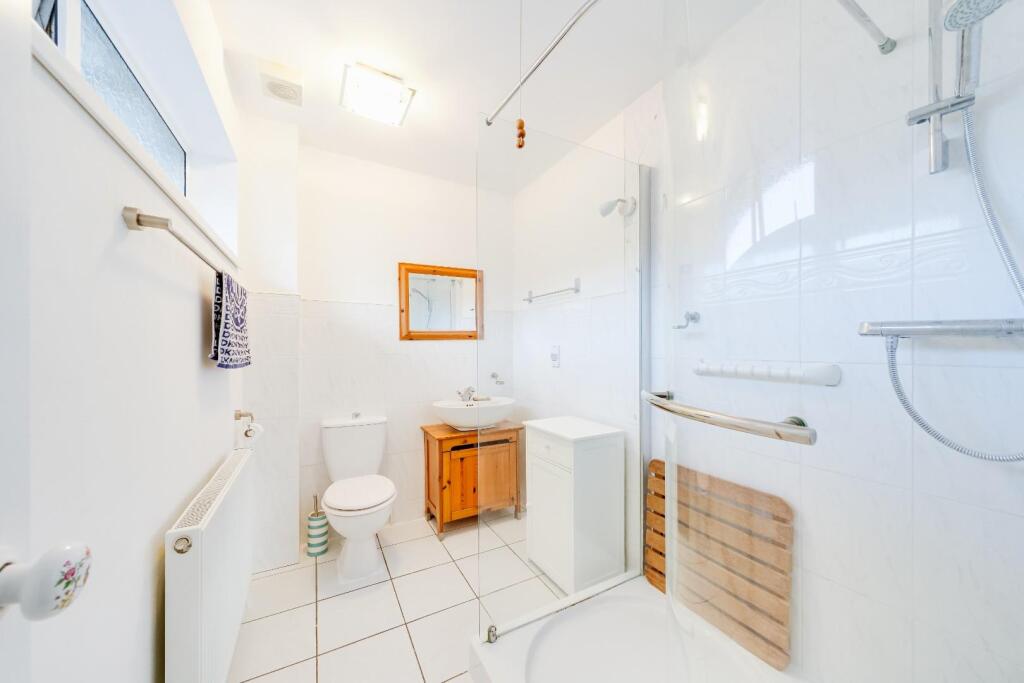 Additional image 10 of Substantial bungalow with views over Claverham's countryside