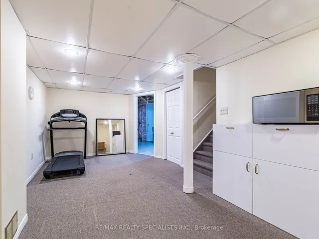 Additional image 38 of 46 MCCLEAVE Cres