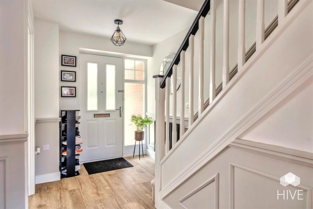 Additional image 5 of Horseshoe Crescent, Ferndown