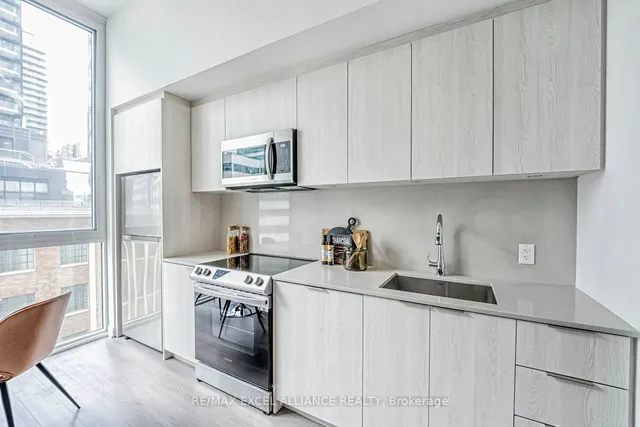 Additional image 19 of 357 King St Unit 503