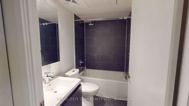 Additional image 15 of 1030 King St Unit 319