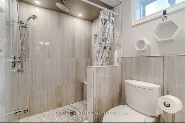 Additional image 32 of 37 Meadowland Dr