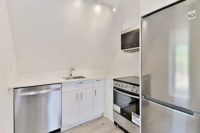 Additional image 23 of 45 Brock Ave