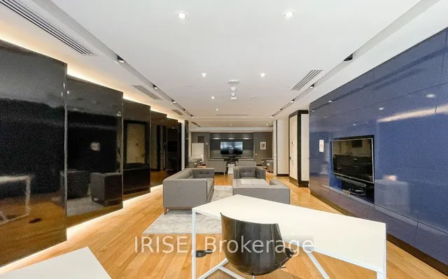 Additional image 29 of 30 Roehampton Ave Unit 610