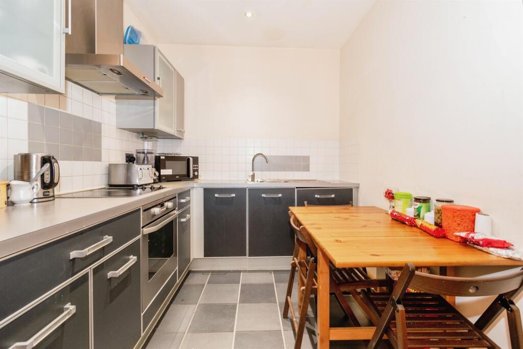 Additional image 6 of Leeds Road, Bradford