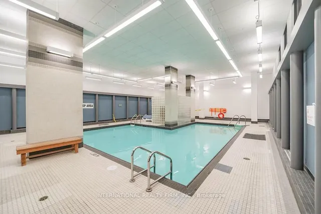 Additional image 40 of 725 King St Unit 811