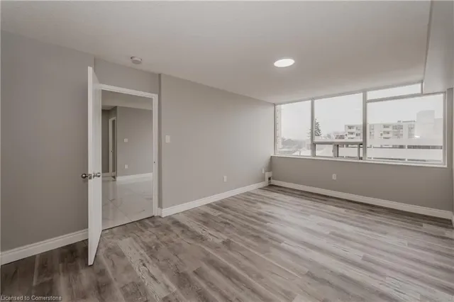 Additional image 17 of 3227 King St Unit 308