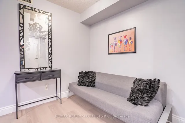 Additional image 5 of 250 Wellington St Unit 428