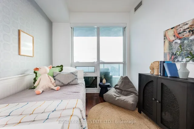 Additional image 26 of 35 Brian Peck Cres Unit 418