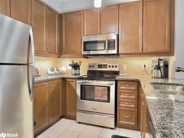 Additional image 14 of 100 John St Unit 403