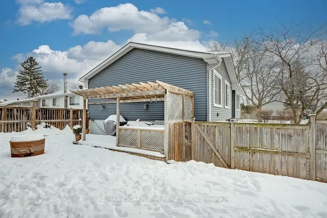 Additional image 40 of 693 Inverary Rd