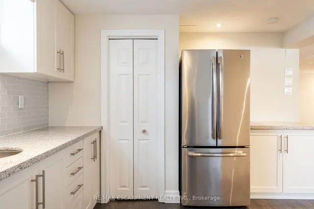 Additional image 24 of 5247 SPRUCE Ave