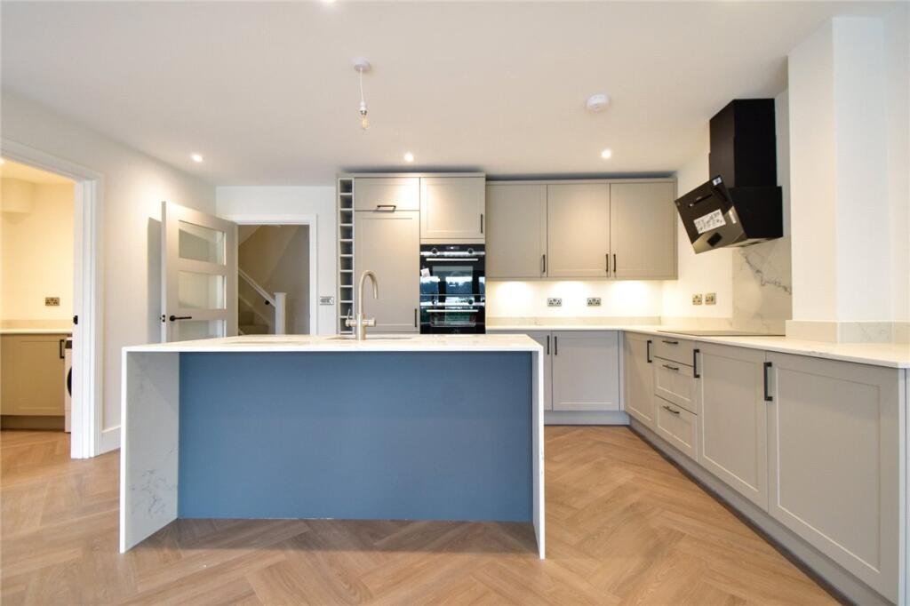 Primary image of Hauxton Road, Little Shelford, Cambridge, CB22