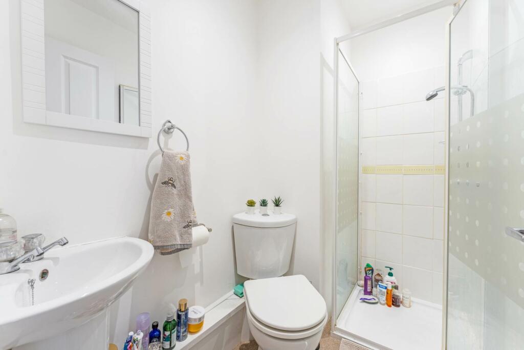 Additional image 25 of Woodland Road, South Ward - Grand Property!