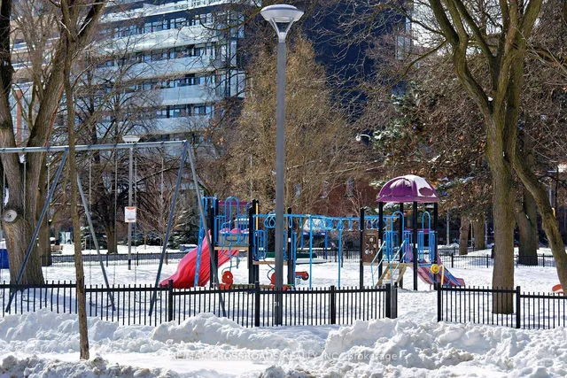 Additional image 31 of 734 Adelaide St