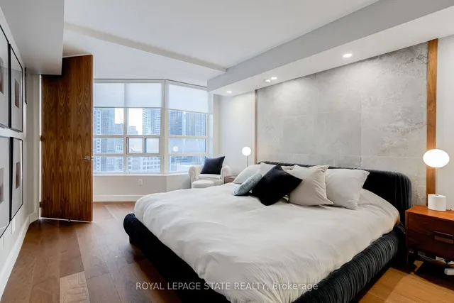 Additional image 24 of 71 Simcoe St Unit 2201