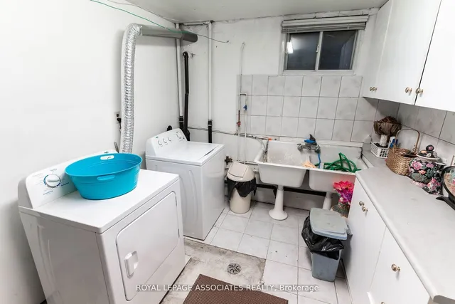 Additional image 22 of 89 Portage Ave