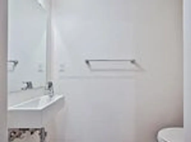 Additional image 7 of 70 Eastwood Park Gdns Unit TH 4
