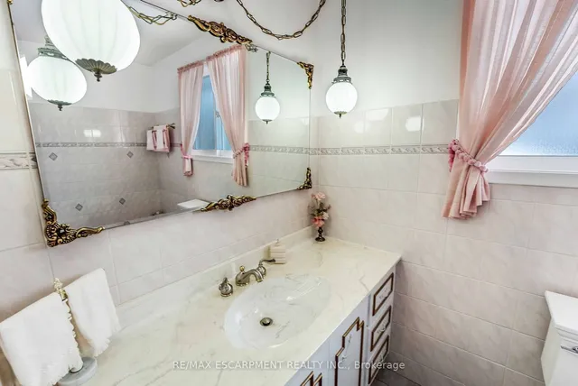 Additional image 13 of 251 Tottenham Rd