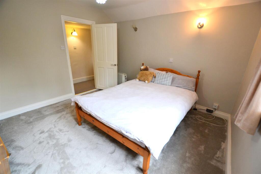 Additional image 43 of Woodside Green, Will Hill, Essendon