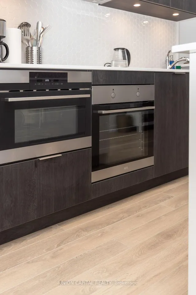 Additional image 17 of 158 Front St Unit 1313