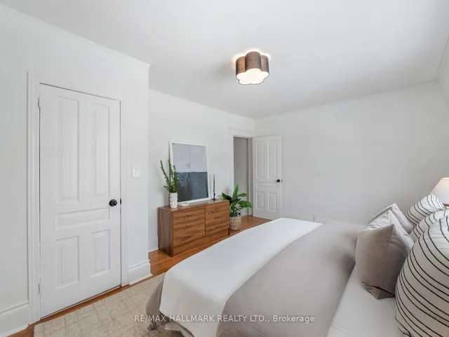 Additional image 24 of 49 Dearbourne Ave