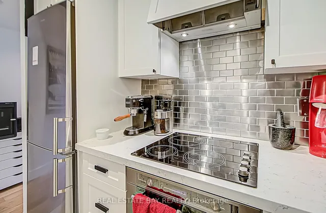 Additional image 18 of 50 Lombard St Unit 1004