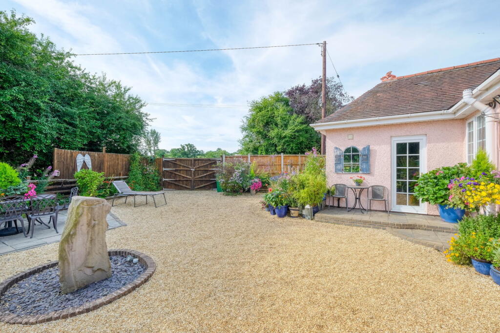 Additional image 15 of Bromsgrove Road, Hunnington, Halesowen, B62 0JW