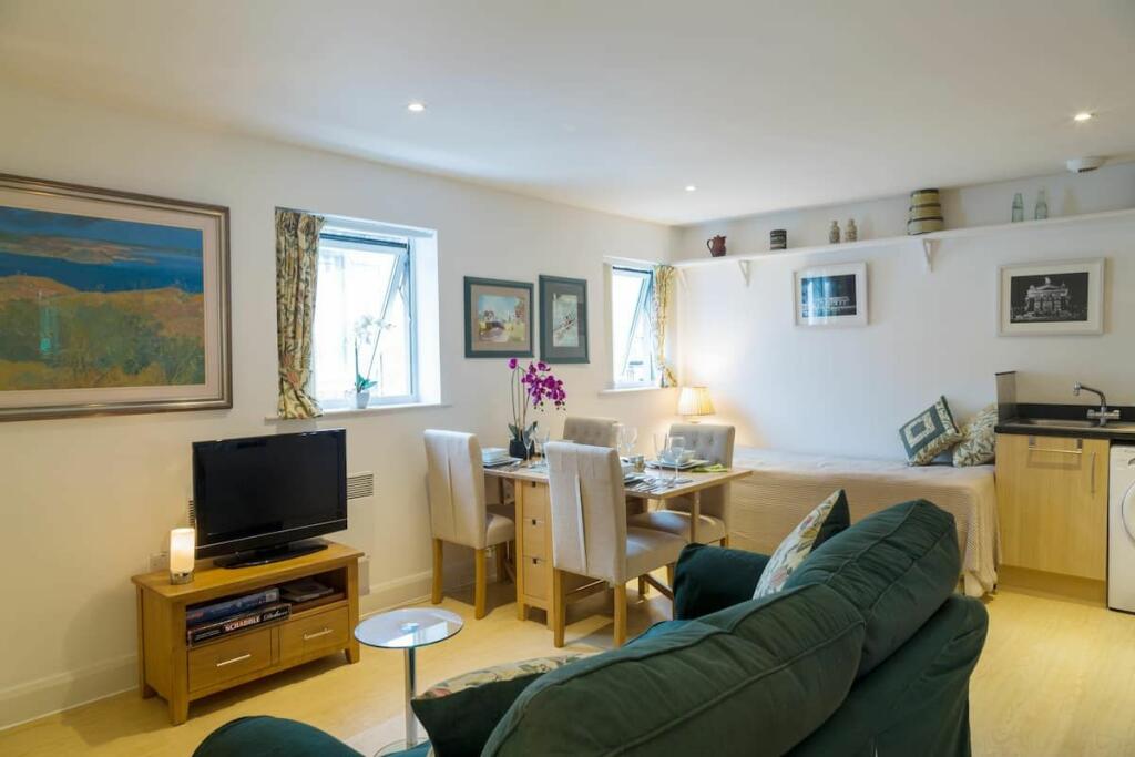 Additional image 7 of Flat , Queens Apartments, - Queens Road, Clifton, Bristol