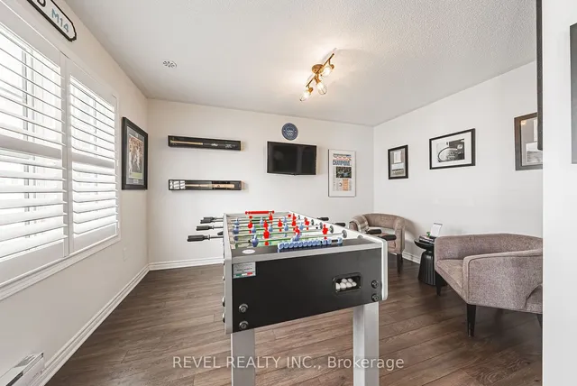 Additional image 29 of 19 Tight Crt