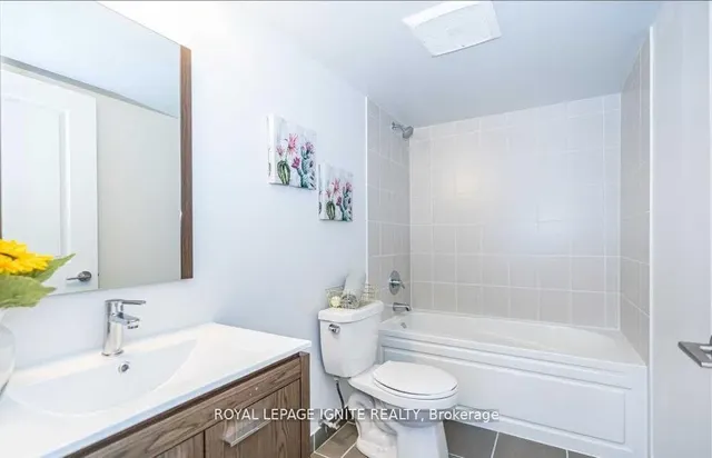 Additional image 9 of 30 Meadowglen Pl Unit #1408