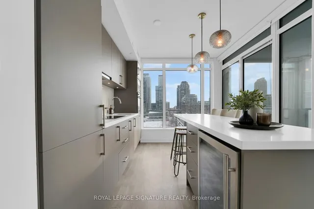 Additional image 8 of 27 Bathurst St Unit 406