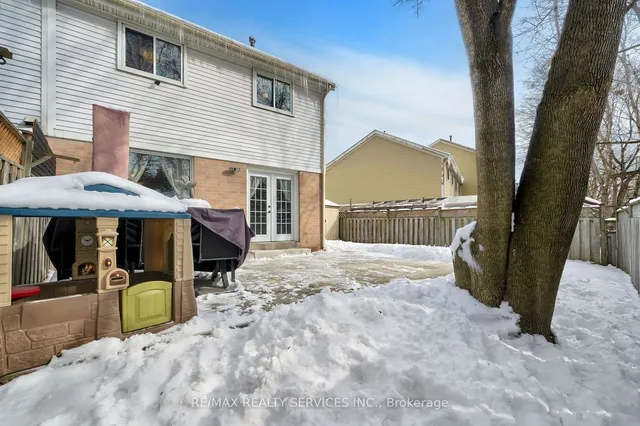 Primary image of 94 Courtleigh Sq